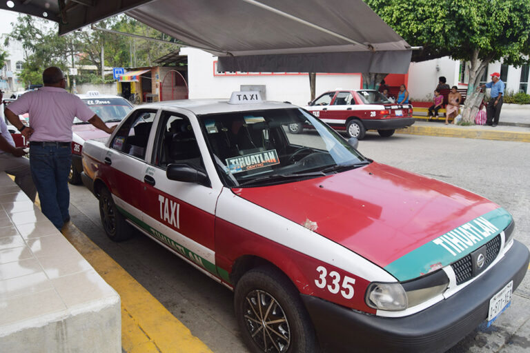 Familia desaparece tras abordar taxi en Veracruz