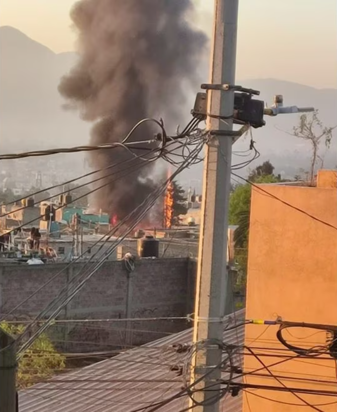 Taller de pirotecnia clandestino se incendia en EDOMEX