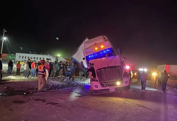 Rapiña en tráiler de cerveza en Durango