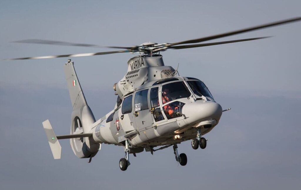 Helicóptero de la Marina cae en Michoacán