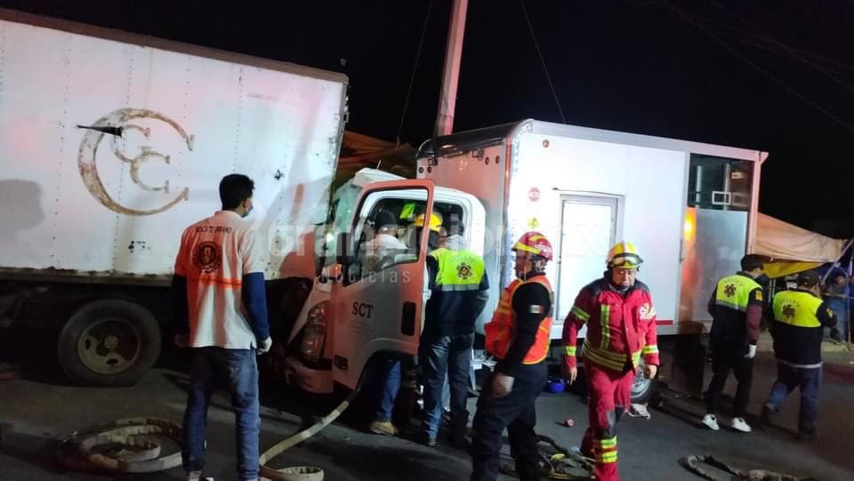 Accidente fatal deja dos personas prensadas en Xaloztoc