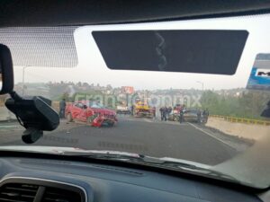 Daños materiales deja aparatoso accidente vial en la carretera Apizaco-Tlaxcala