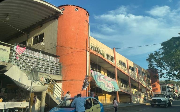 Dejan a recién nacido en el mercado de Tepexi, Puebla