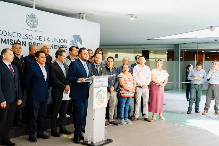 Fortalecen democracia local con paso firme en el Senado