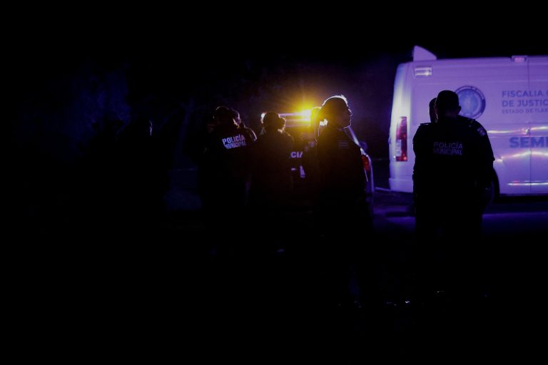 Hallan cuerpo enterrado clandestinamente en terrenos de Ixtacuixtla tras ser descubierto por perros
