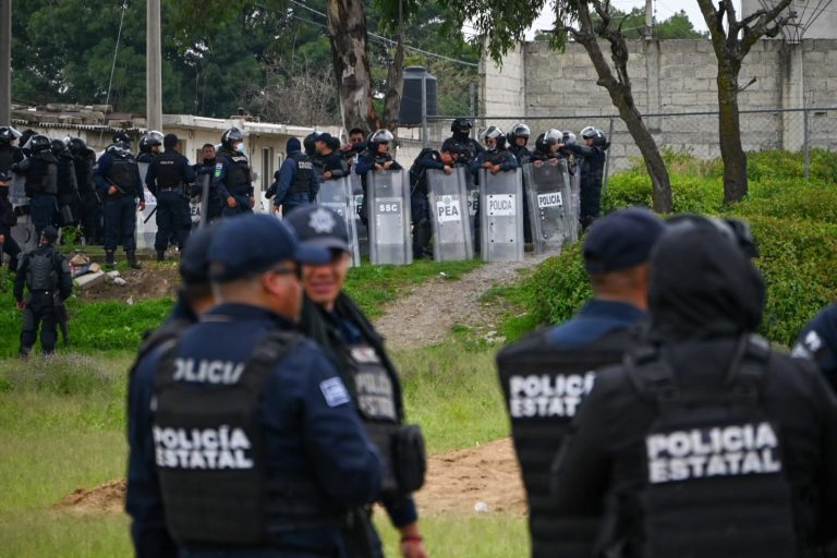 Enfrentamiento en Chiautempan: Choque entre pobladores y policías deja al presidente de comunidad aparentemente detenido