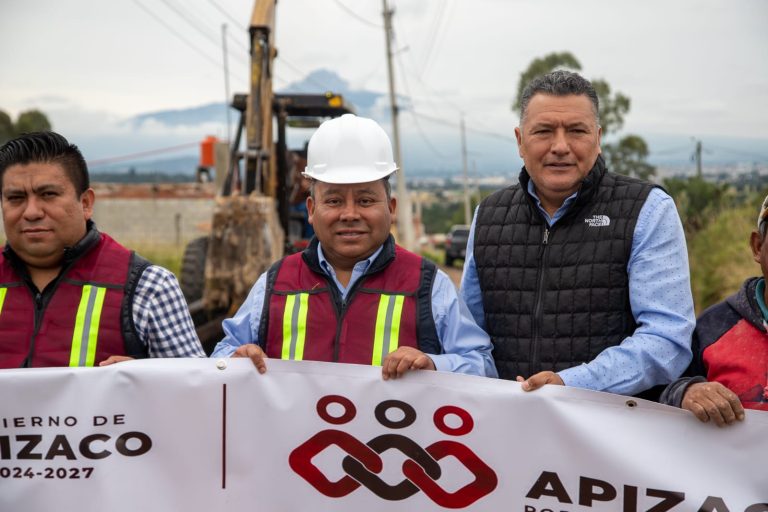 Da gobierno municipal banderazo a dos obras de pavimentación en la comunidad de Morelos