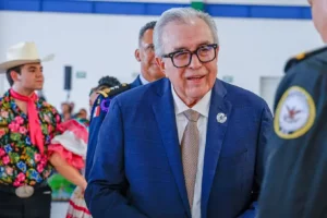 Rocha Moya se queda solo en su regreso al poder