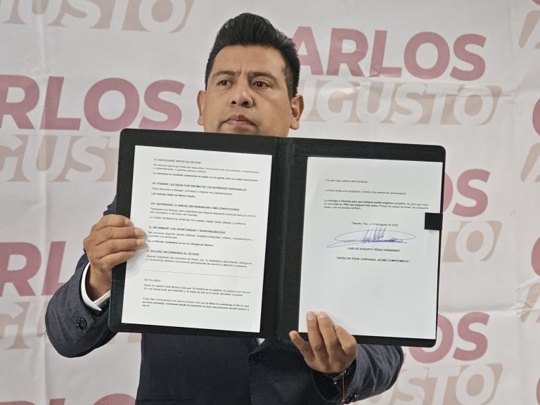 Firma Carlos Augusto diez compromisos con Tlaxcala