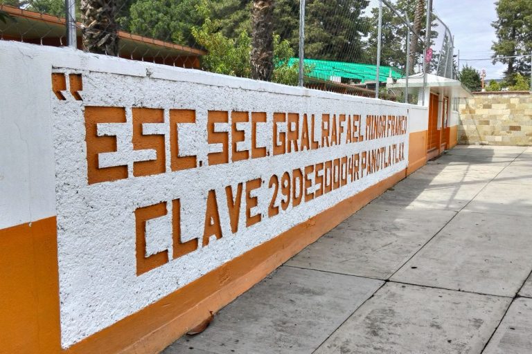 Reabren secundaria Rafael Minor Franco tras conflicto en Panotla