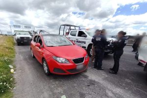 Detienen en Hueyotlipan a pareja tras persecución por robo a casa de materiales en Teacalco
