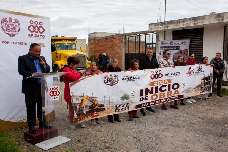 Realiza ayuntamiento de Apizaco obra de adoquinamiento en calles de Santa Anita Huiloac