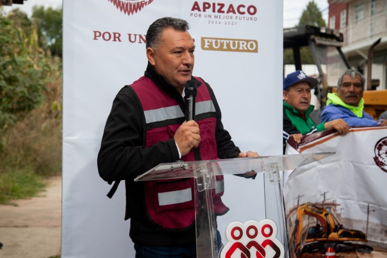 Inician en Apizaco obra de adoquinamiento en la calle Jorge Ranchero Aguilar